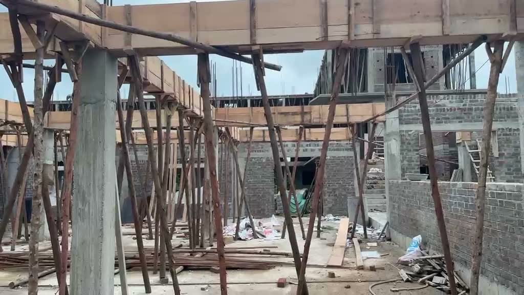 The new hostel building under construction at Lama Camp No. 2